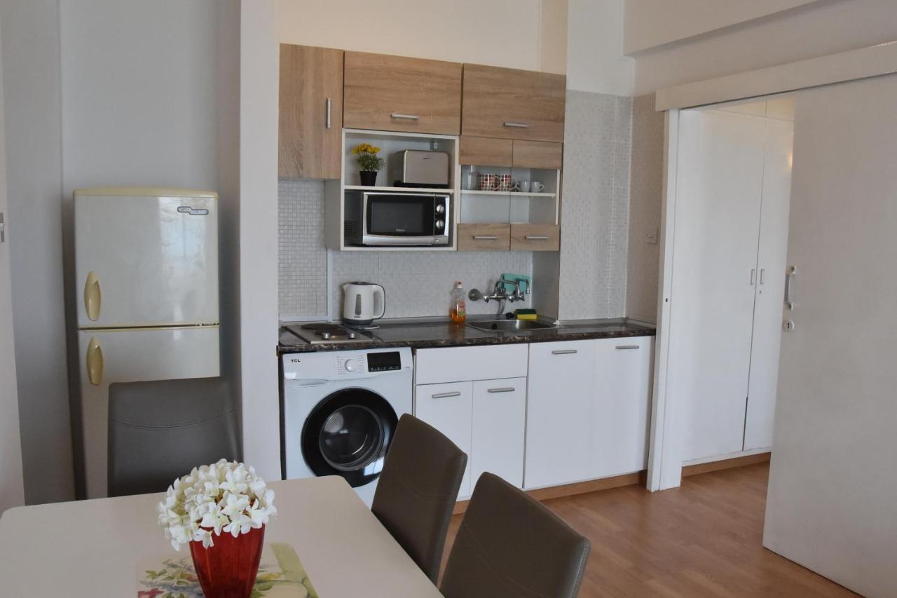 Kolonaki Seaview Apartments Larnaca Esterno foto