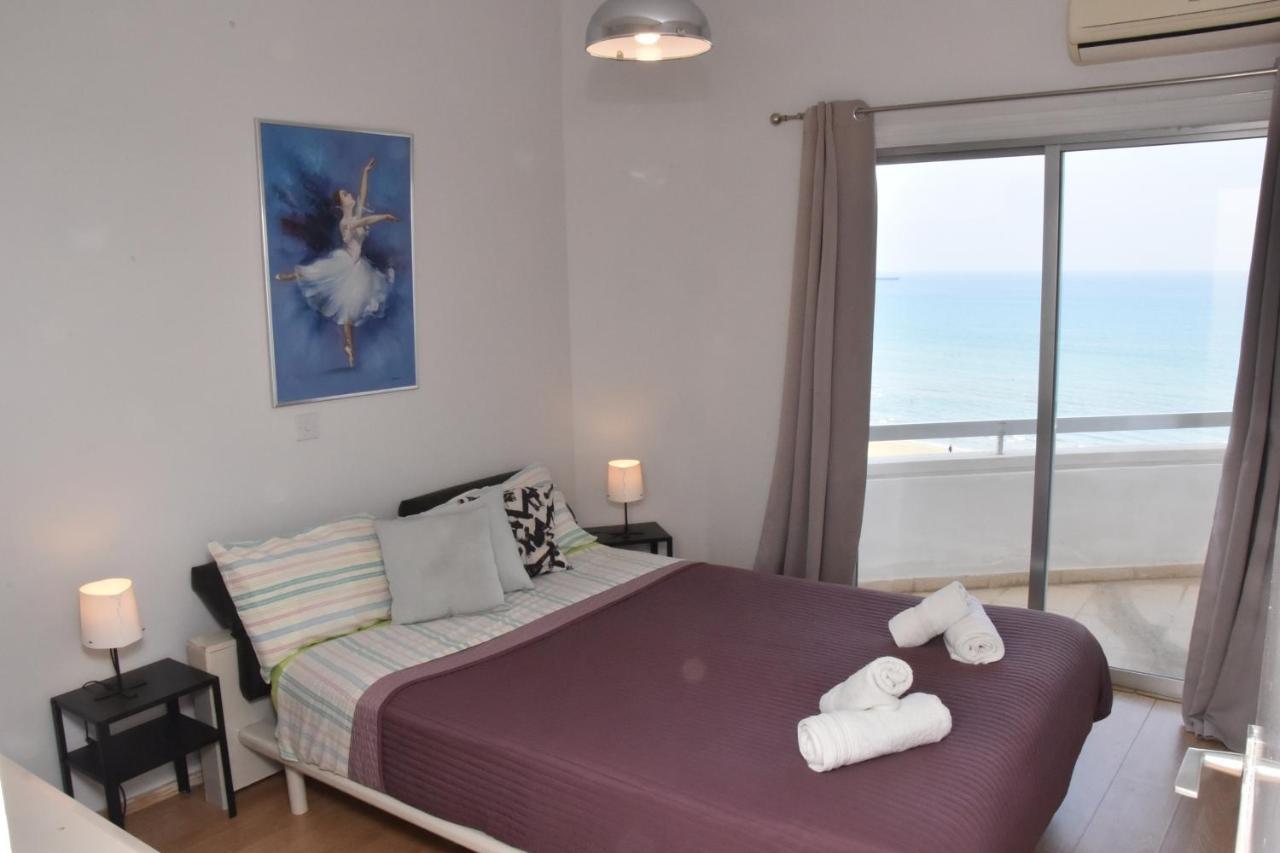 Kolonaki Seaview Apartments Larnaca Esterno foto