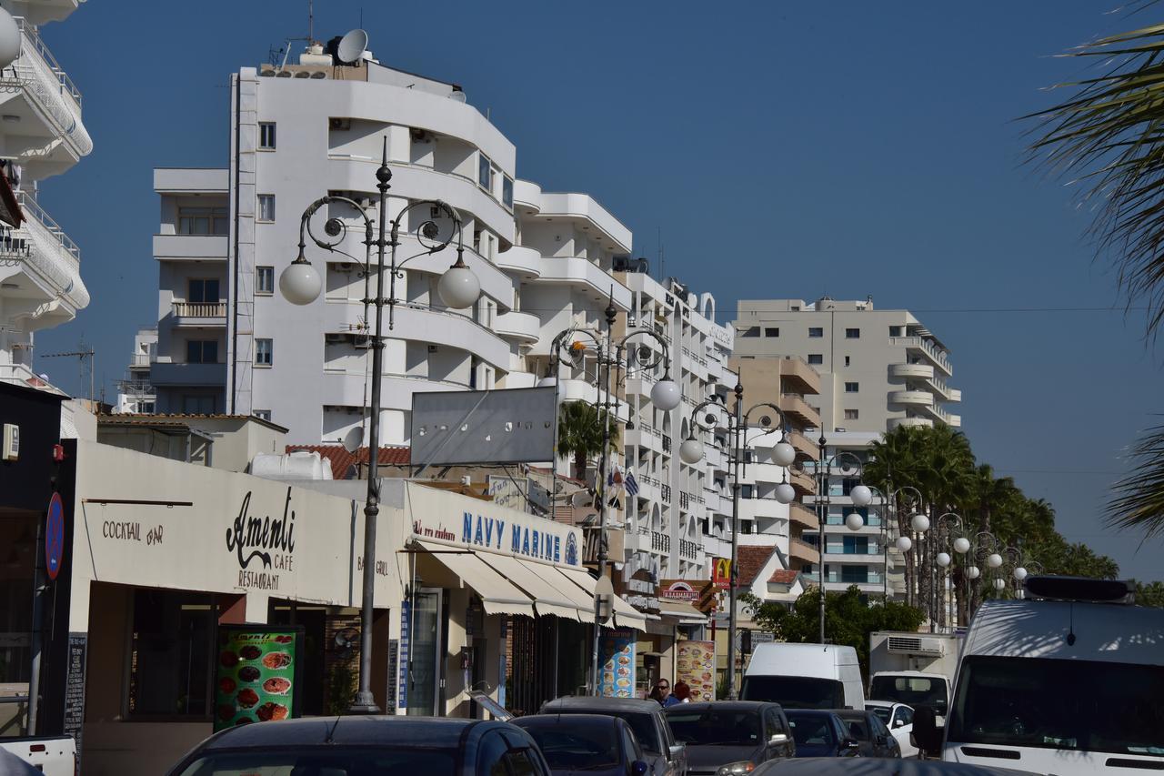 Kolonaki Seaview Apartments Larnaca Esterno foto