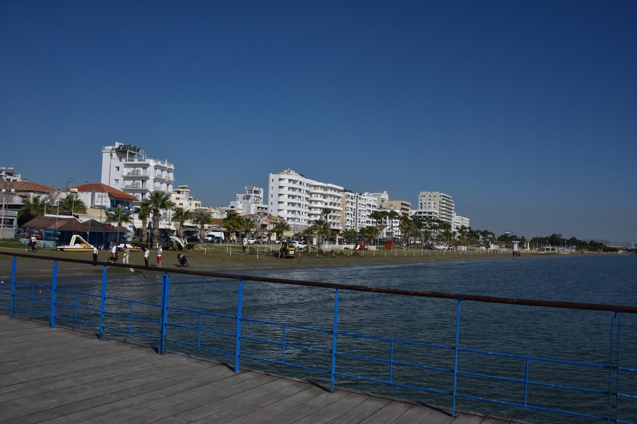 Kolonaki Seaview Apartments Larnaca Esterno foto